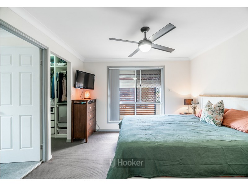 62 Bushland Drive, Regents Park QLD 4118