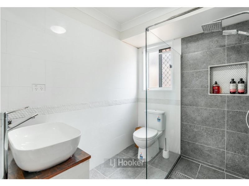 62 Bushland Drive, Regents Park QLD 4118