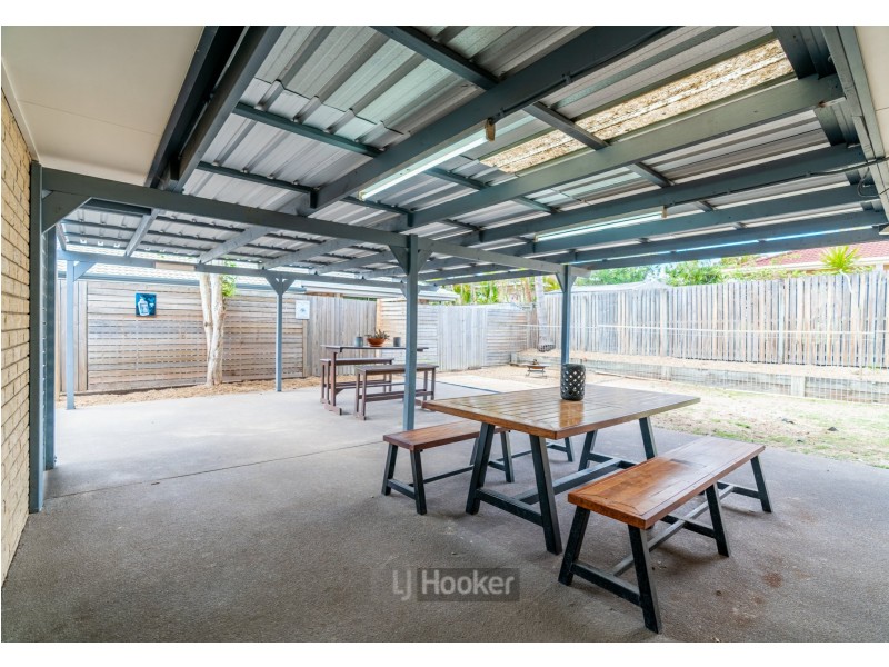 62 Bushland Drive, Regents Park QLD 4118