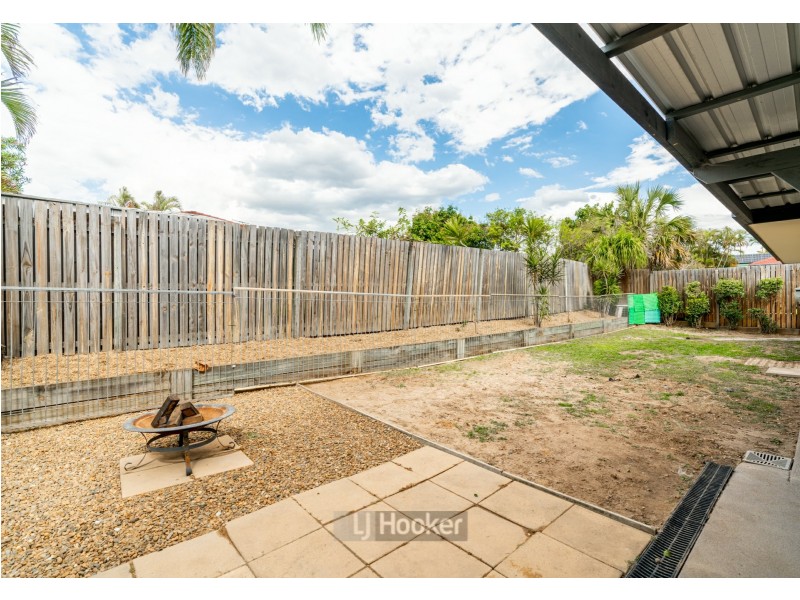 62 Bushland Drive, Regents Park QLD 4118
