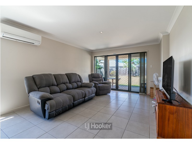 22 Lachlan Lane, Hillcrest QLD 4118