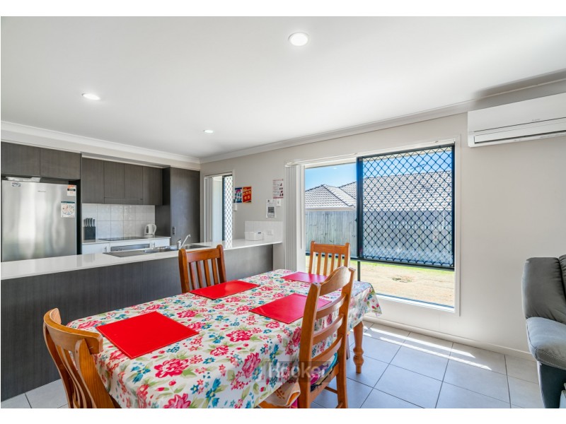 22 Lachlan Lane, Hillcrest QLD 4118