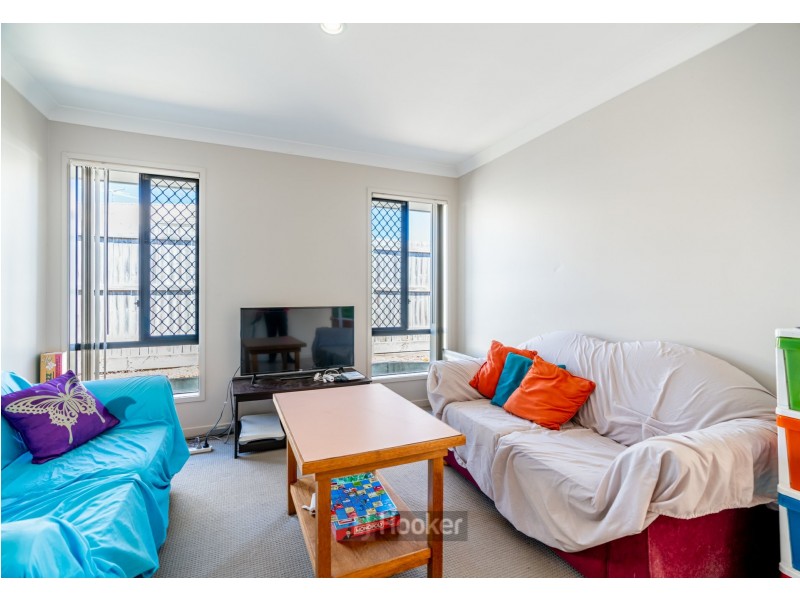 22 Lachlan Lane, Hillcrest QLD 4118