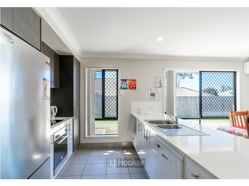 22 Lachlan Lane, Hillcrest QLD 4118