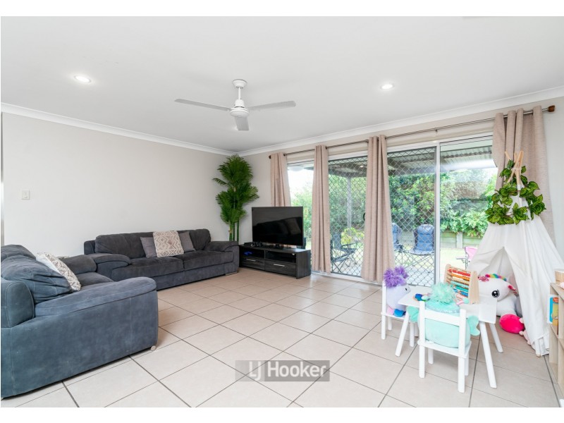 28 Lamberth Road East, Heritage Park QLD 4118