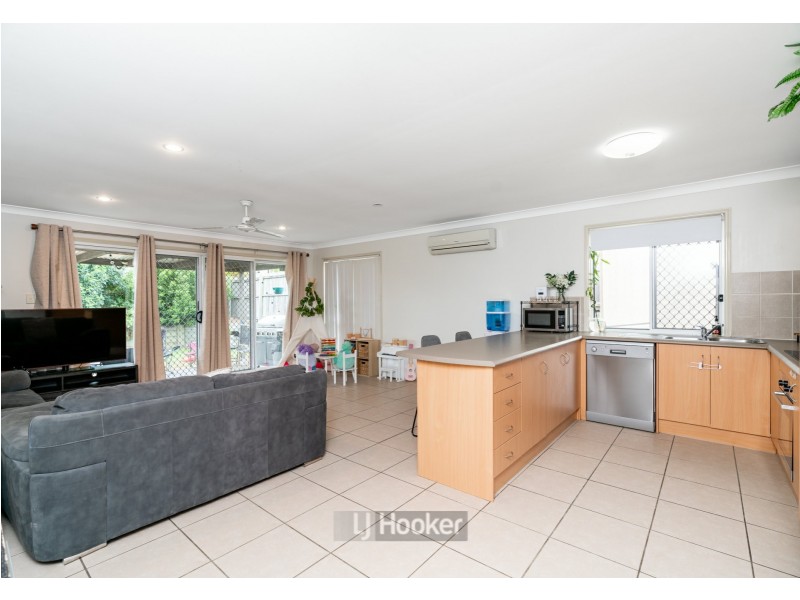 28 Lamberth Road East, Heritage Park QLD 4118