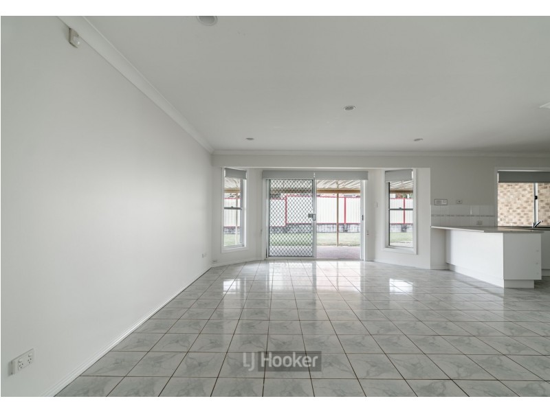 17 Lakewood Avenue, Parkinson QLD 4115