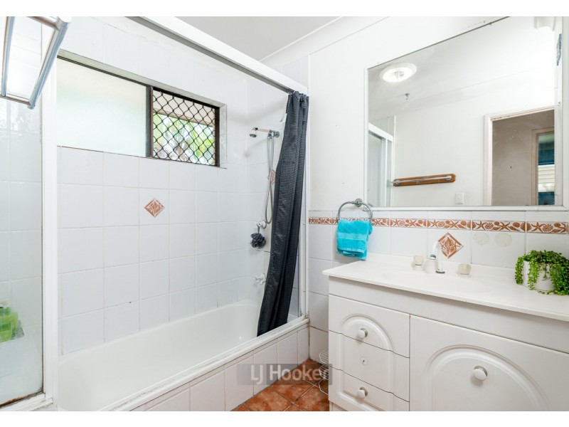 11 Limerick Drive, Crestmead QLD 4132