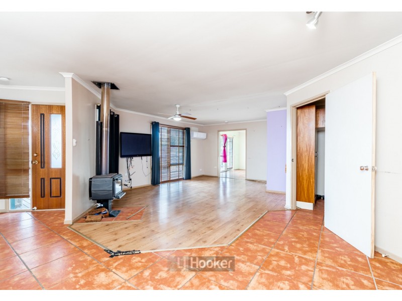 209 Mount Warren Boulevard, Mount Warren Park QLD 4207