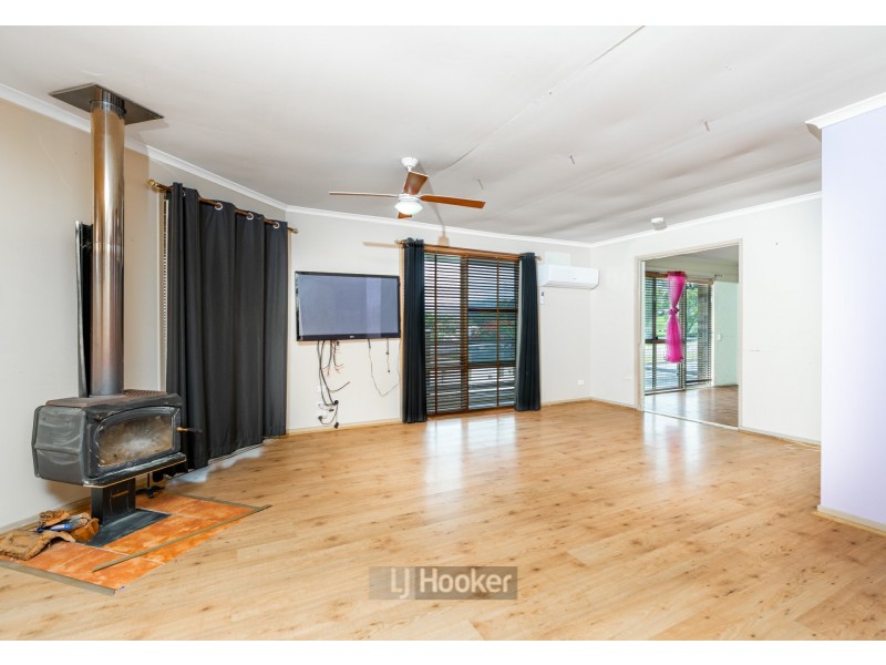 209 Mount Warren Boulevard, Mount Warren Park QLD 4207