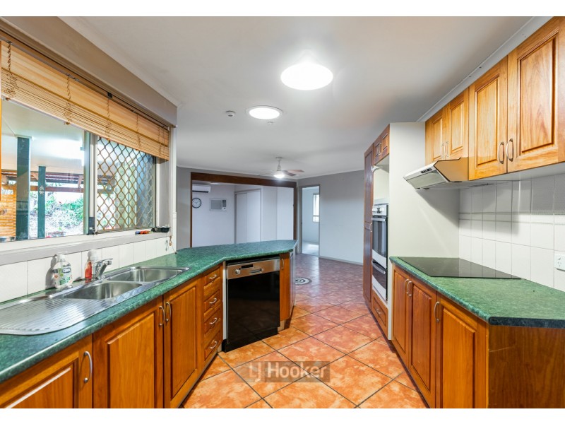 209 Mount Warren Boulevard, Mount Warren Park QLD 4207