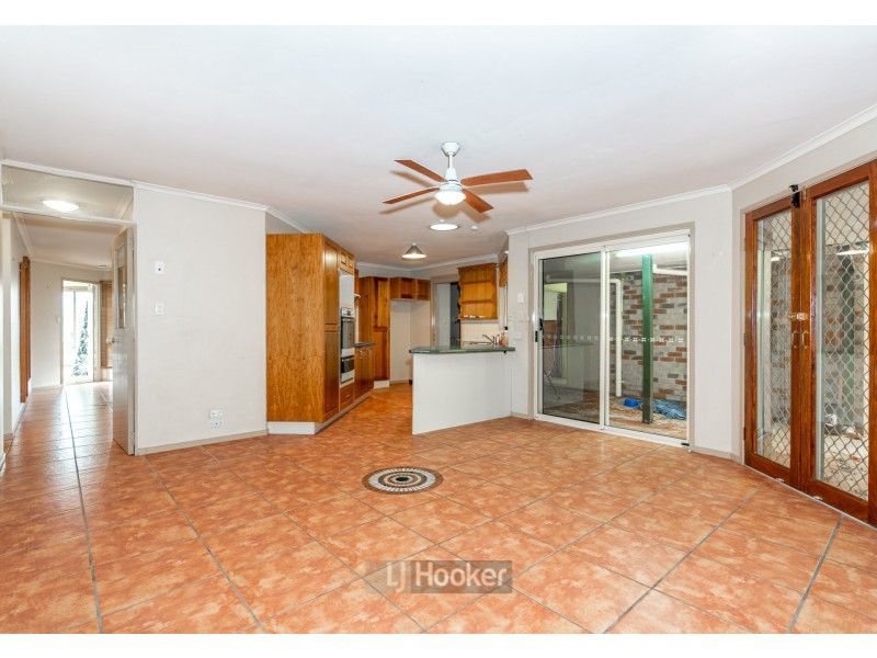 209 Mount Warren Boulevard, Mount Warren Park QLD 4207