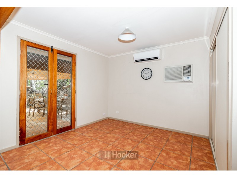 209 Mount Warren Boulevard, Mount Warren Park QLD 4207