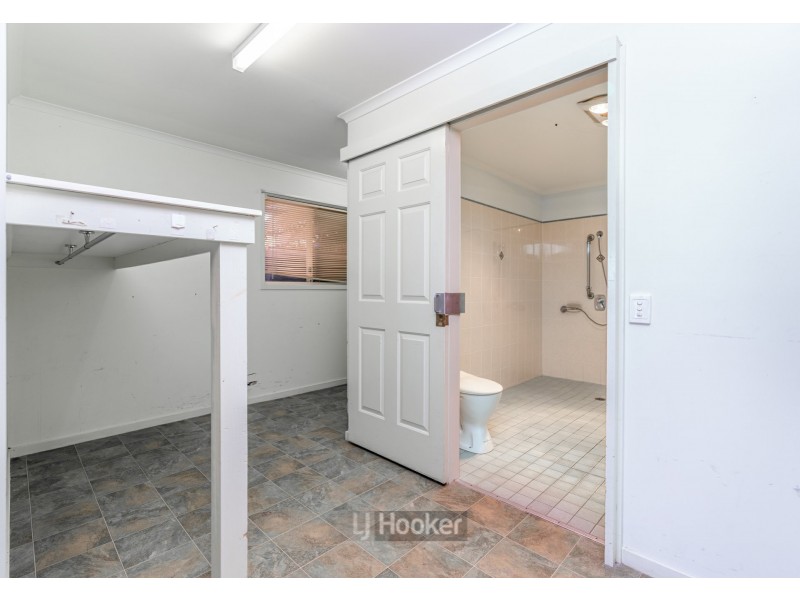 209 Mount Warren Boulevard, Mount Warren Park QLD 4207