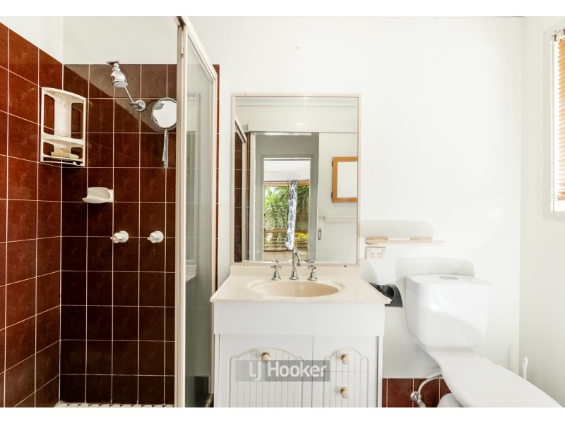 209 Mount Warren Boulevard, Mount Warren Park QLD 4207