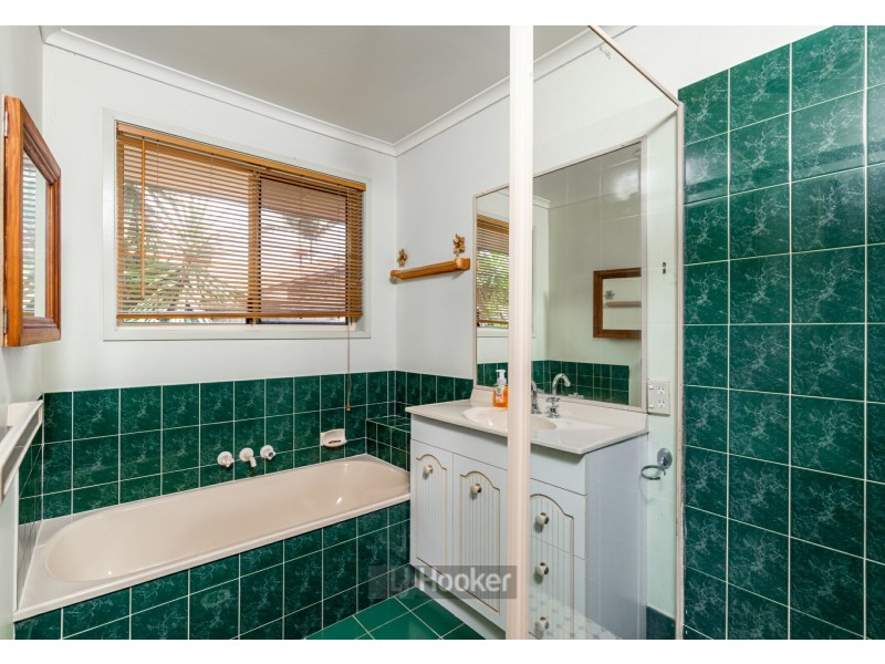 209 Mount Warren Boulevard, Mount Warren Park QLD 4207