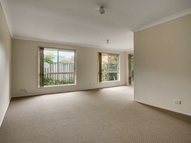 8 Perkins Street, Calamvale QLD 4116