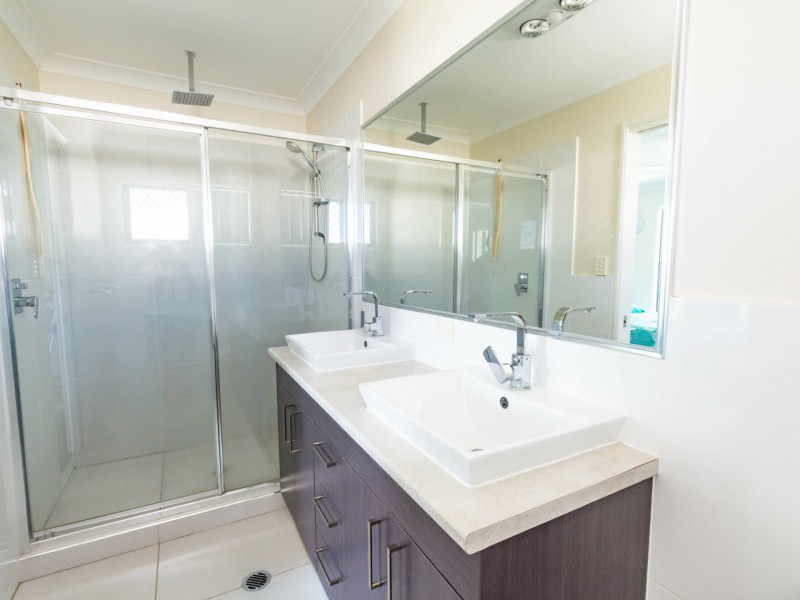 15 Bentley Street, Heathwood QLD 4110