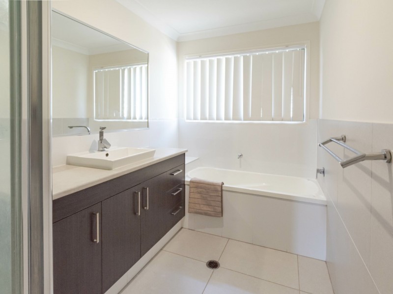 15 Bentley Street, Heathwood QLD 4110