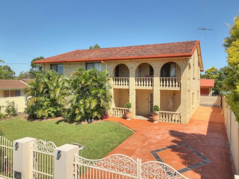 200 Emerald Drive, Regents Park QLD 4118