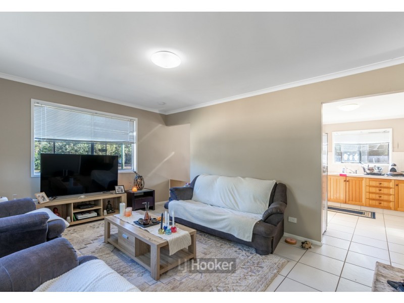 10 Green Road, Regents Park QLD 4118