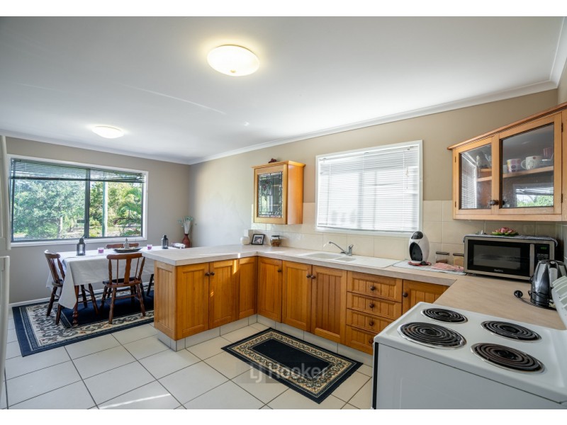 10 Green Road, Regents Park QLD 4118