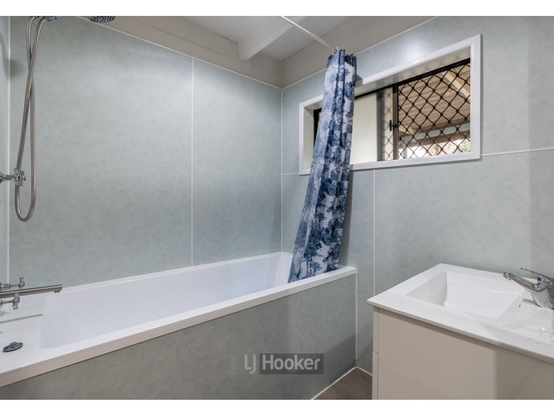 12 Green Road, Regents Park QLD 4118