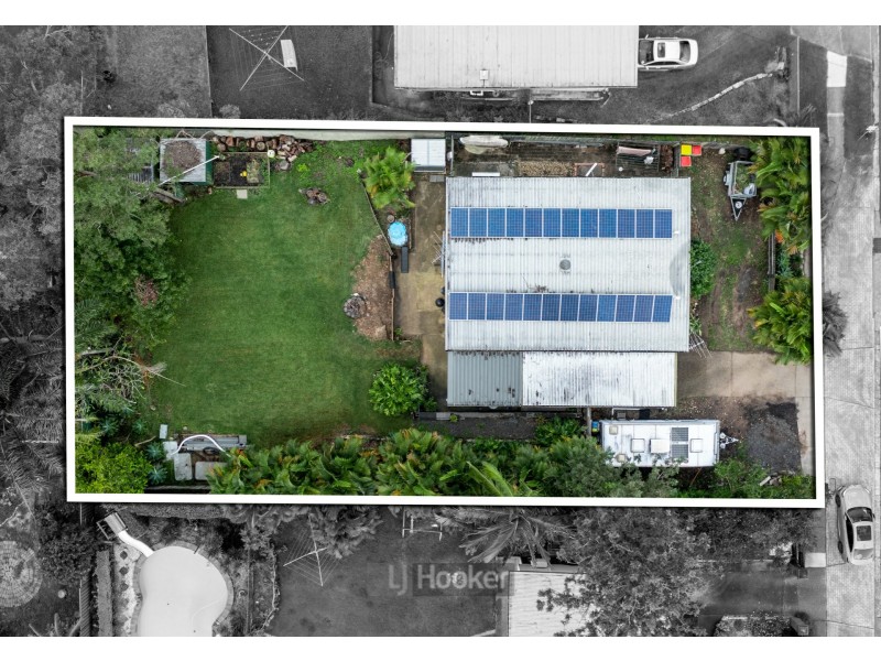 8 Green Road, Regents Park QLD 4118