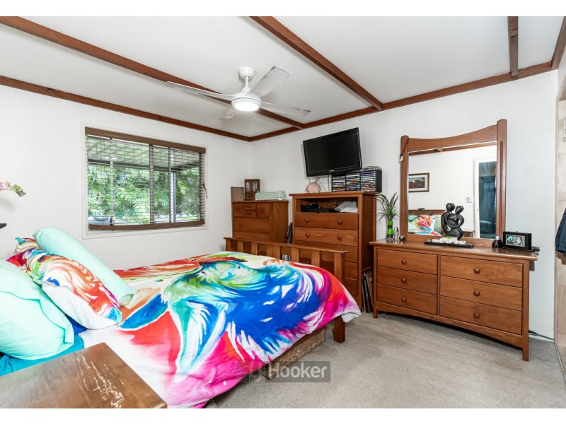 8 Green Road, Regents Park QLD 4118