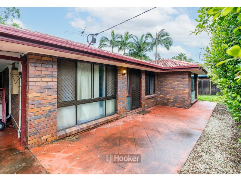 37 Bennett Drive, Regents Park QLD 4118