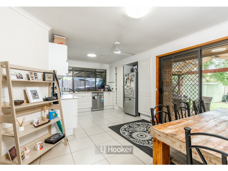 37 Bennett Drive, Regents Park QLD 4118