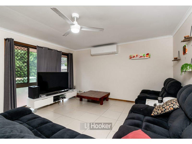 37 Bennett Drive, Regents Park QLD 4118