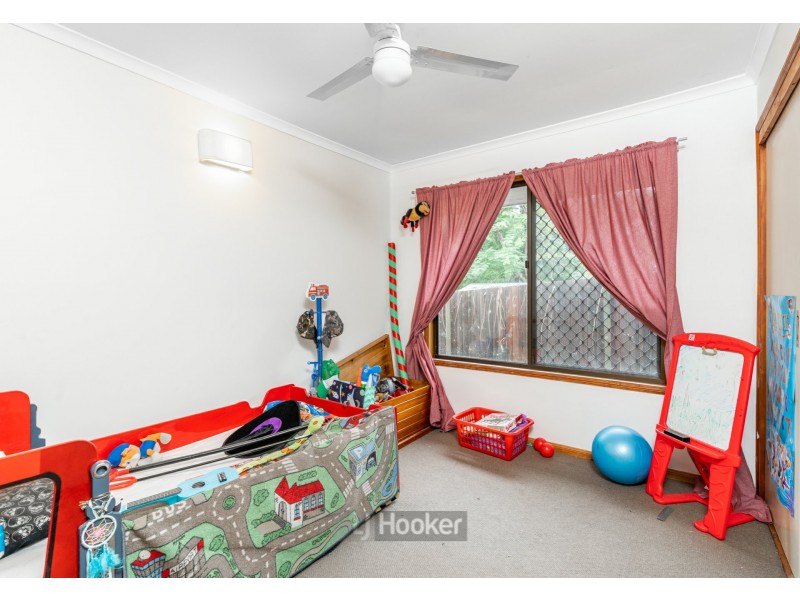 37 Bennett Drive, Regents Park QLD 4118