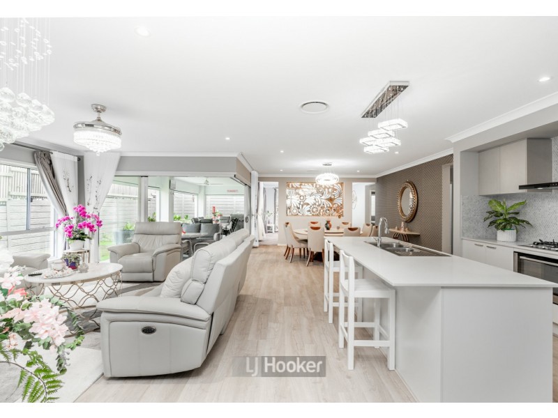 15 Greenaway Street, Greenbank QLD 4124