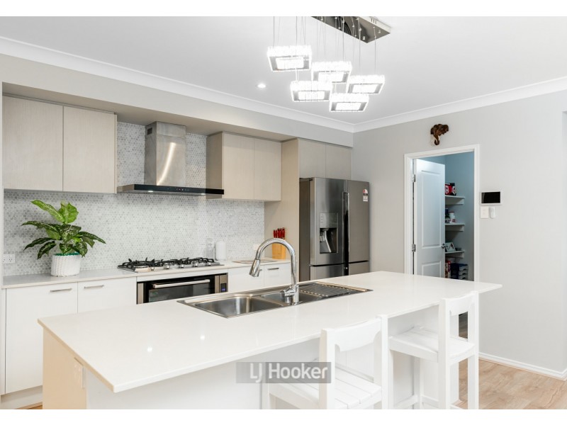 15 Greenaway Street, Greenbank QLD 4124