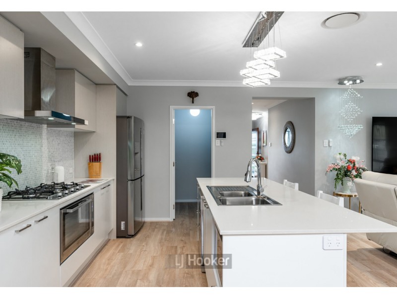 15 Greenaway Street, Greenbank QLD 4124