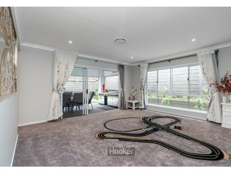 15 Greenaway Street, Greenbank QLD 4124