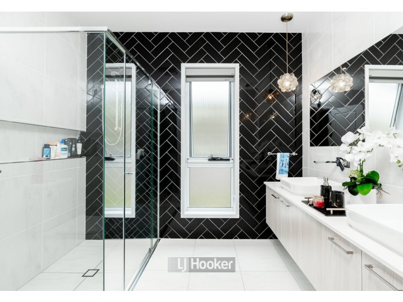 15 Greenaway Street, Greenbank QLD 4124