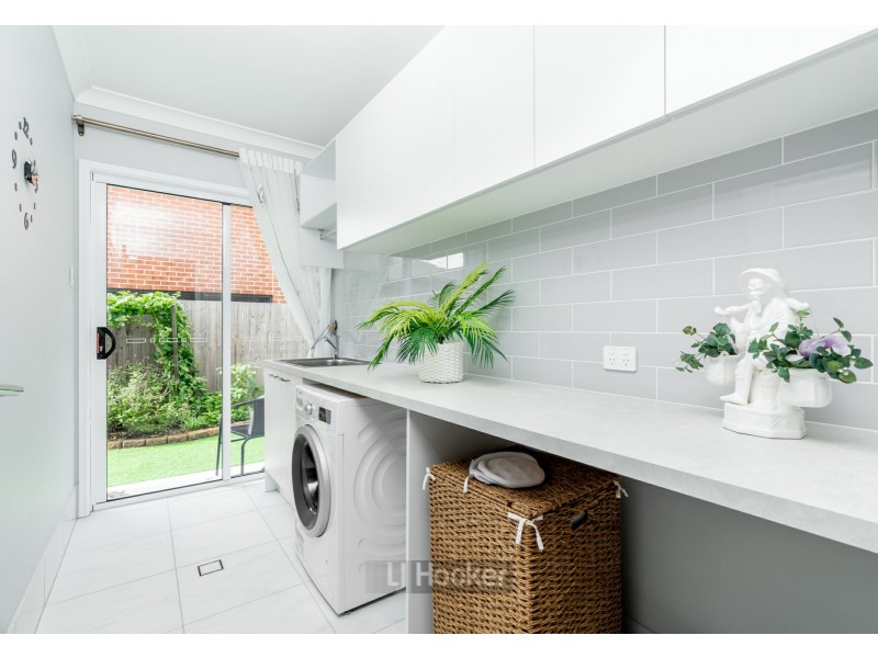 15 Greenaway Street, Greenbank QLD 4124