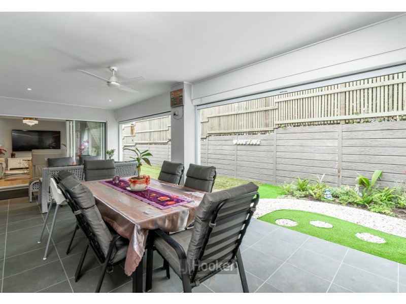 15 Greenaway Street, Greenbank QLD 4124