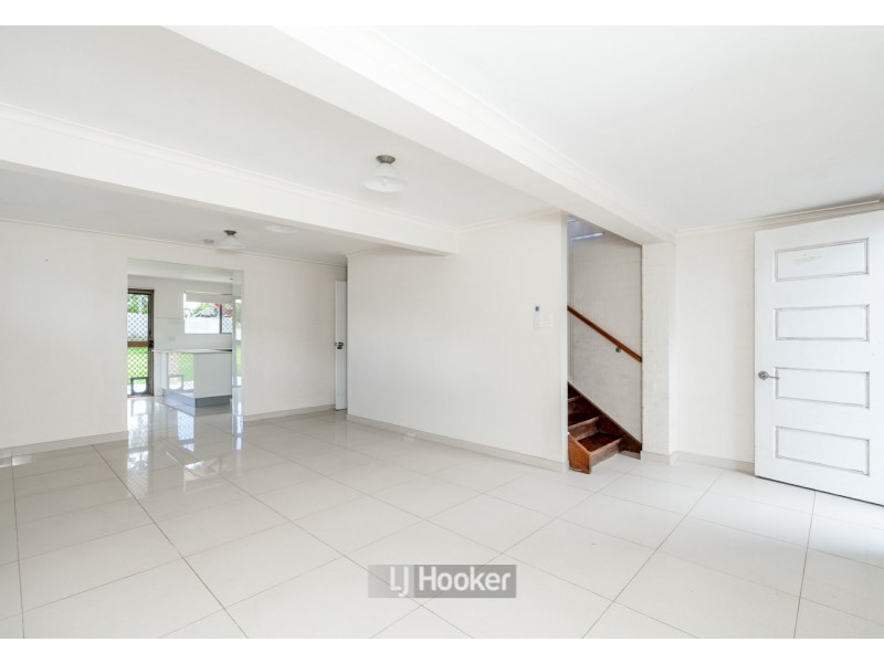 7 Paringa Street, Hillcrest QLD 4118