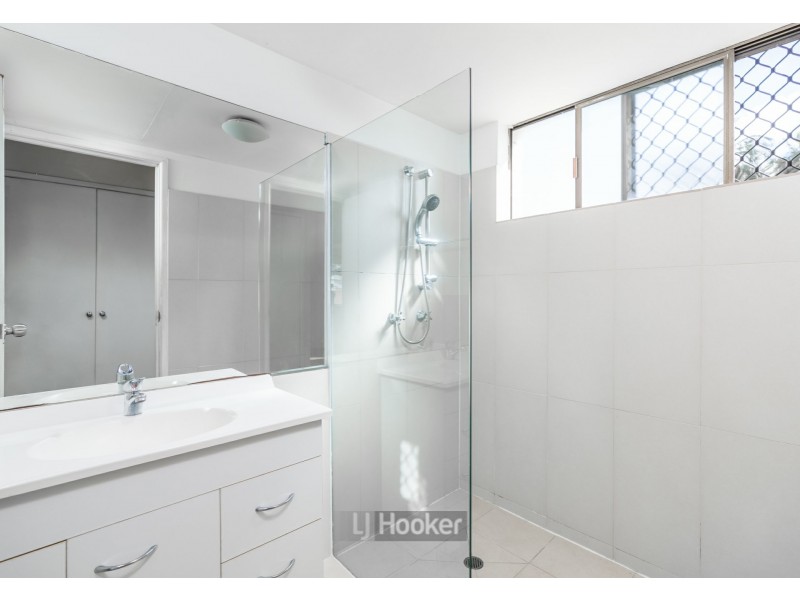 7 Paringa Street, Hillcrest QLD 4118