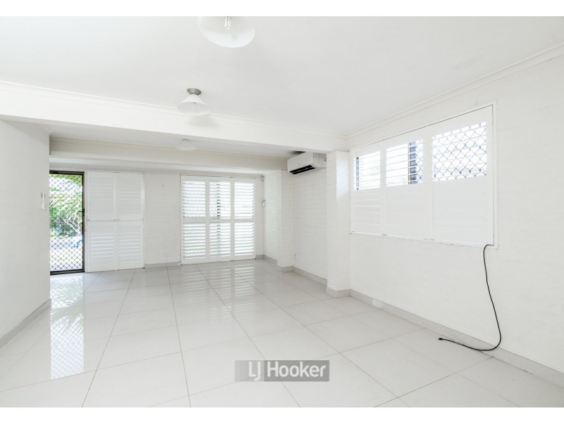 7 Paringa Street, Hillcrest QLD 4118