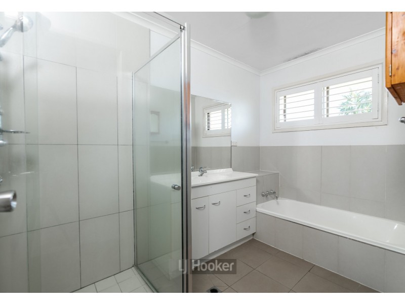 7 Paringa Street, Hillcrest QLD 4118