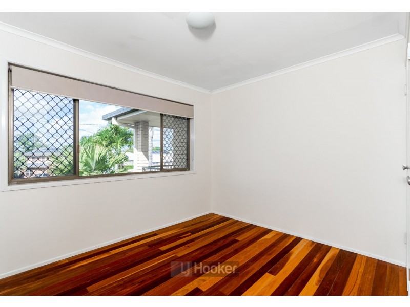 7 Paringa Street, Hillcrest QLD 4118