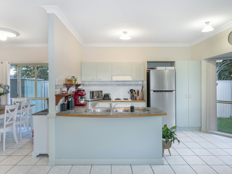 2 Queens Court, Forest Lake QLD 4078