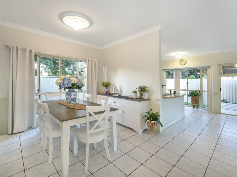 2 Queens Court, Forest Lake QLD 4078