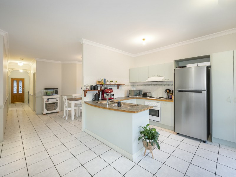 2 Queens Court, Forest Lake QLD 4078