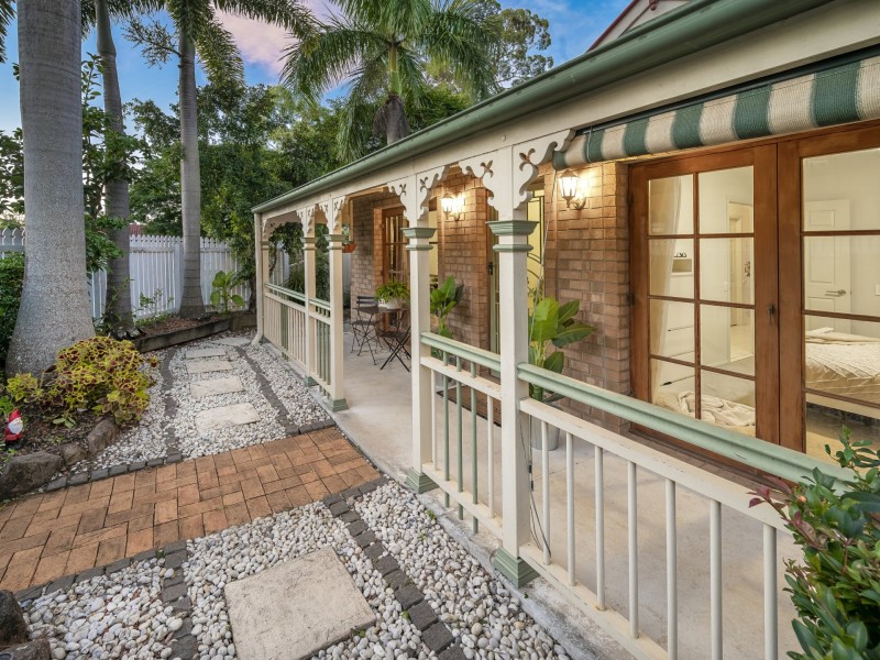 2 Queens Court, Forest Lake QLD 4078