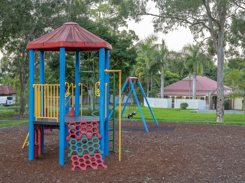 2 Queens Court, Forest Lake QLD 4078